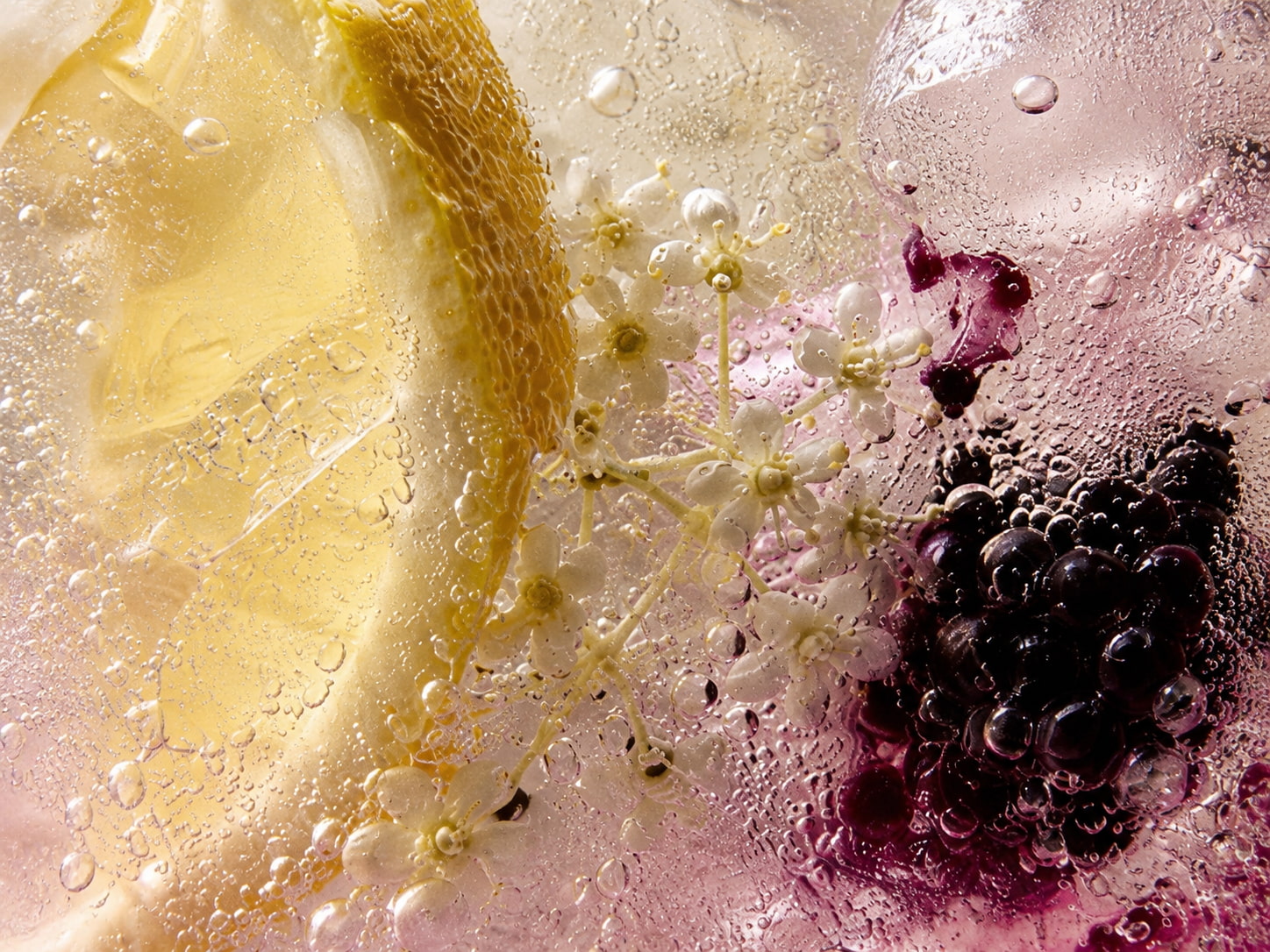 Wisteria Lemonade macro